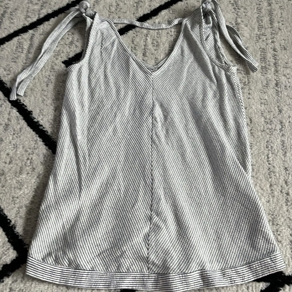 Lucky Brand tank  medium excellent condition